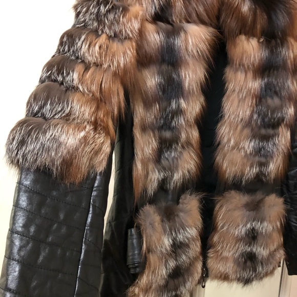 Arctic Fox Fur jacket with leather sleeves - Picture 4 of 4